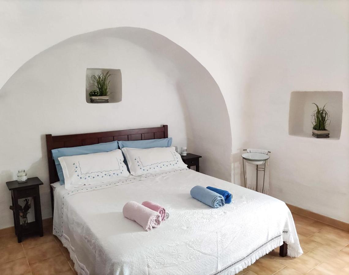 I Trulli Di Caterina - Casa Vacanza Privata Martina Franca Bagian luar foto